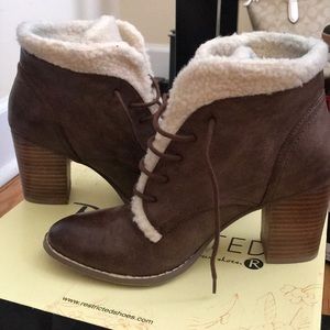 Brand new fall boots worn once